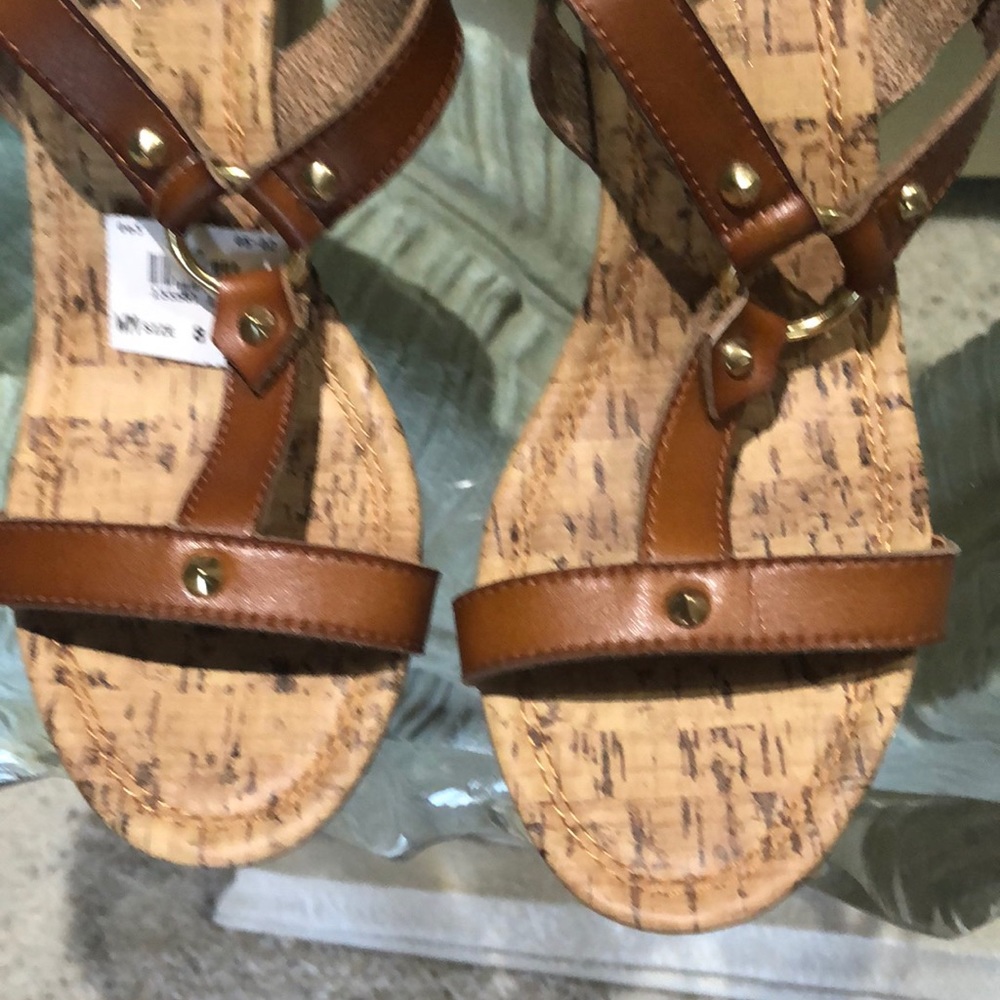 SZ 8 NWT Montego Bay Club WEDGE SANDALS MEDIUM BROWN BUCKLE CLOSURE CORK INSOLES - Picture 5 of 5